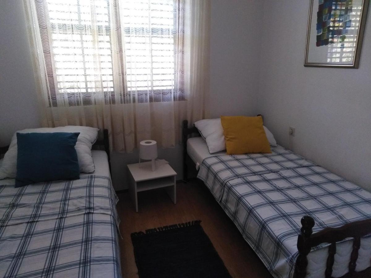 Apartments By The Sea Basina, Hvar - 542 Vrbanj Εξωτερικό φωτογραφία